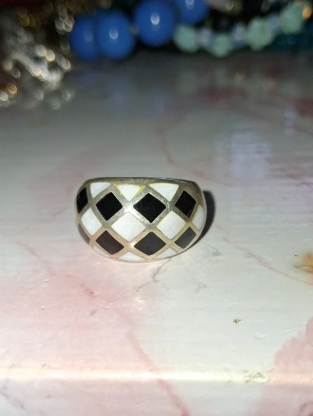 J SX 925 Sterling Silver Black and White Enamel Lattice Dome Ring